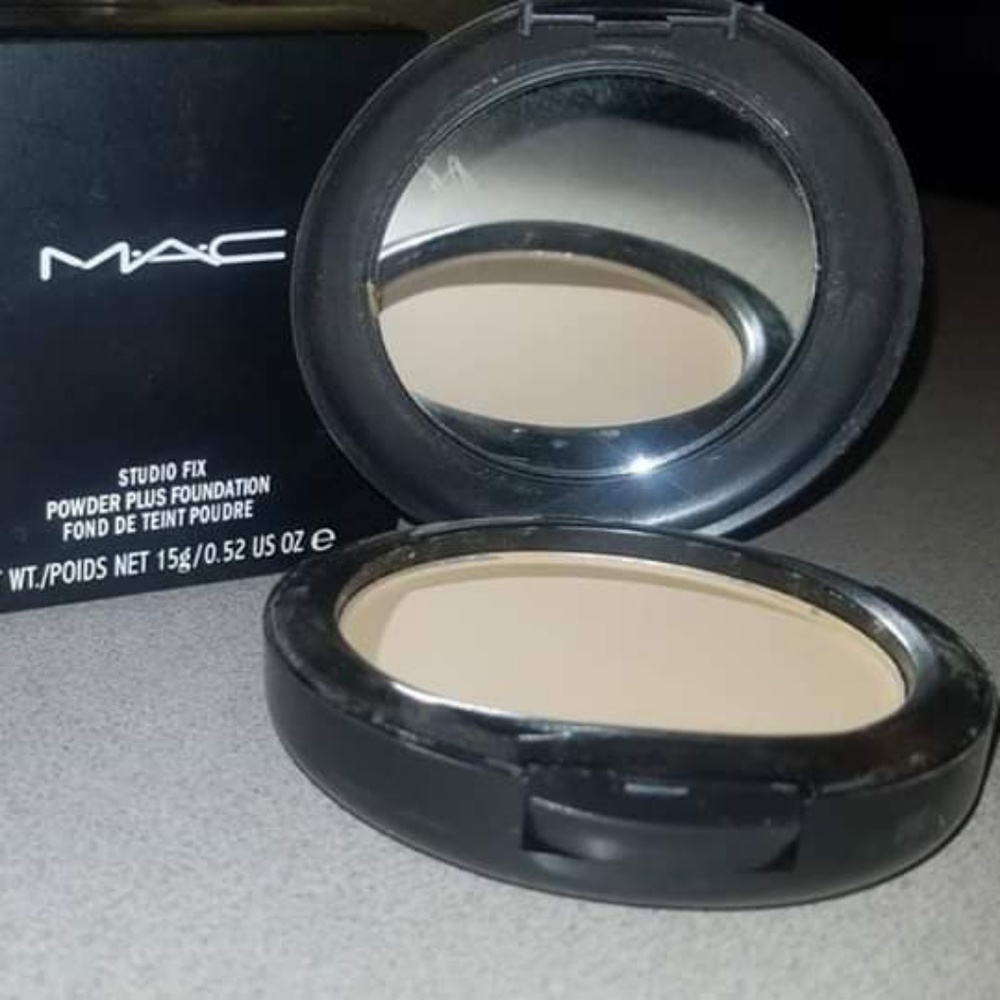 MAC pressed powder